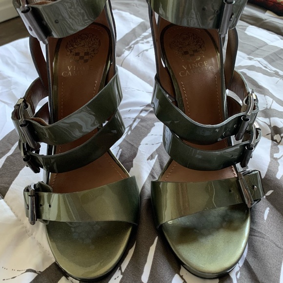 Vince Camuto green patent heels - Picture 5 of 5
